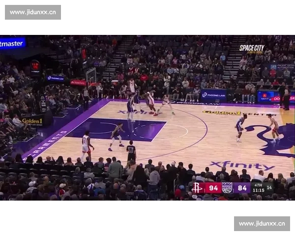 湖人火箭激战四节上演惊心动魄攻防大战全场高潮不断双方巨星表现抢眼